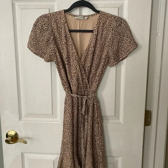 Abercrombie short sleeve shop wrap dress